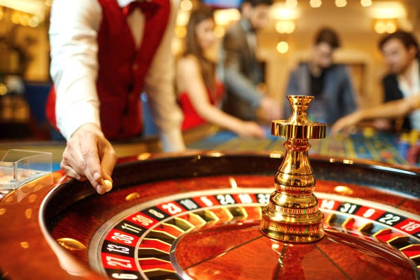 casinoroyal Android app interface showing live-dealer table selection and account dashboard